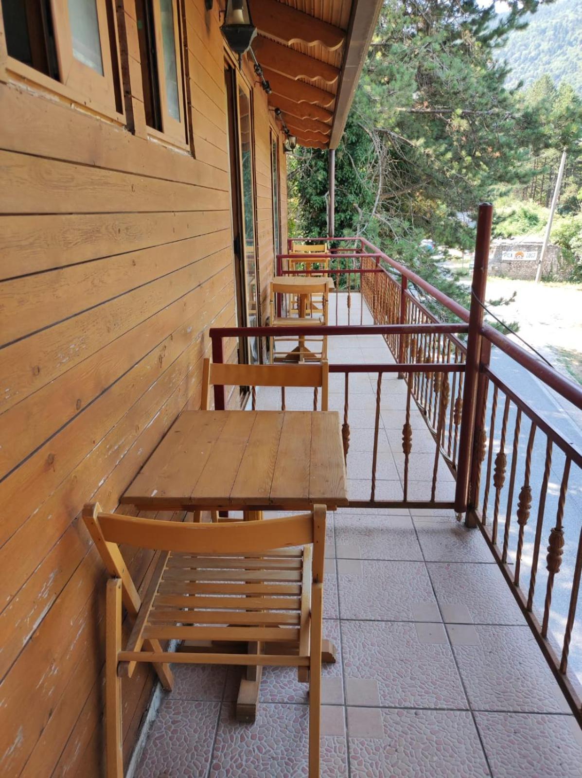 Hotel Toni Llogora Dukat Luaran gambar