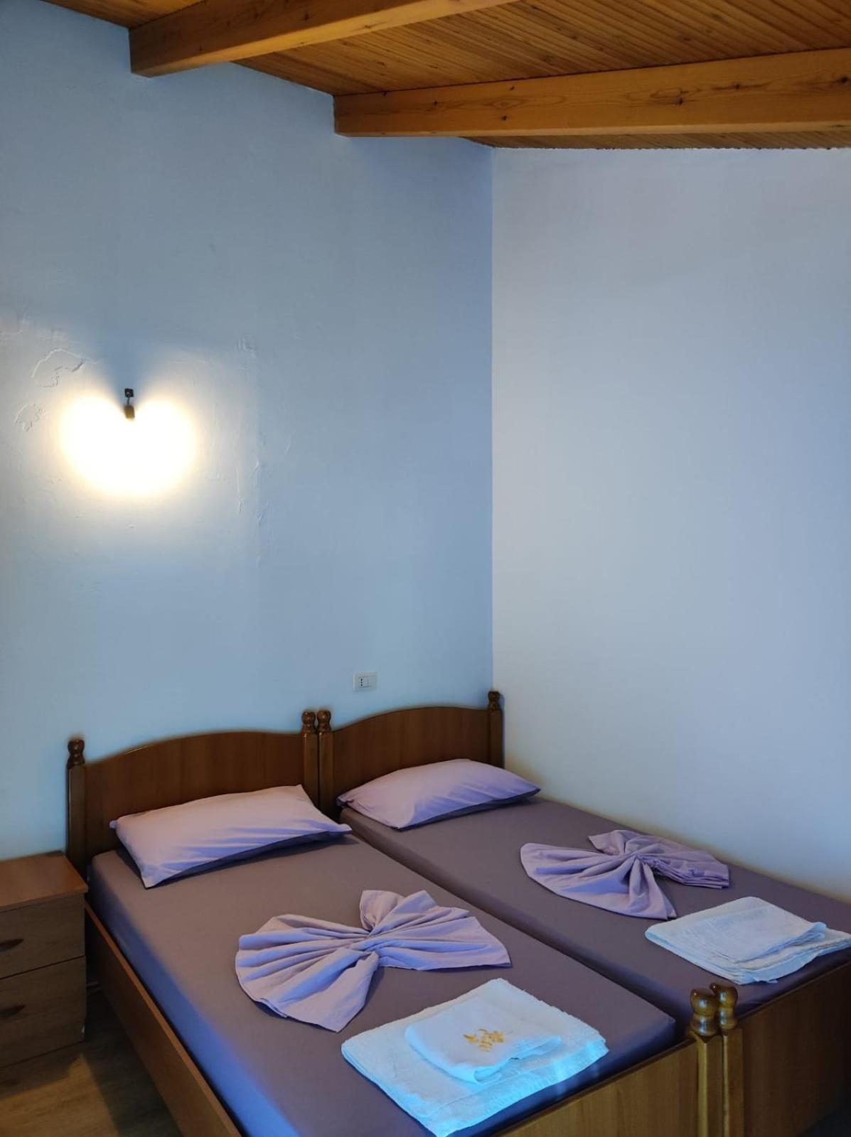 Hotel Toni Llogora Dukat Luaran gambar